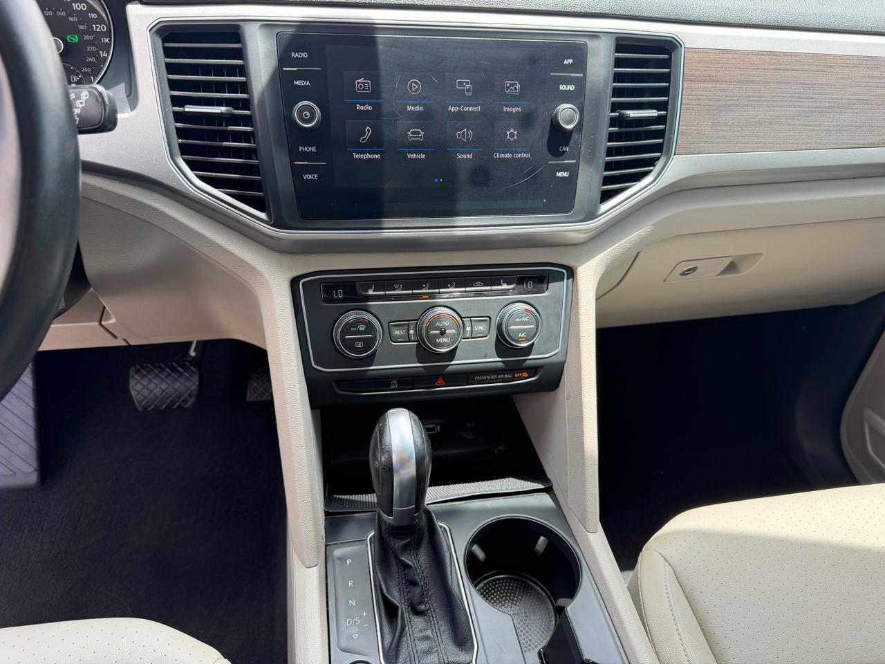 Volkswagen Atlas 3.6L V6 SE w/Technology 4MOTION 2019