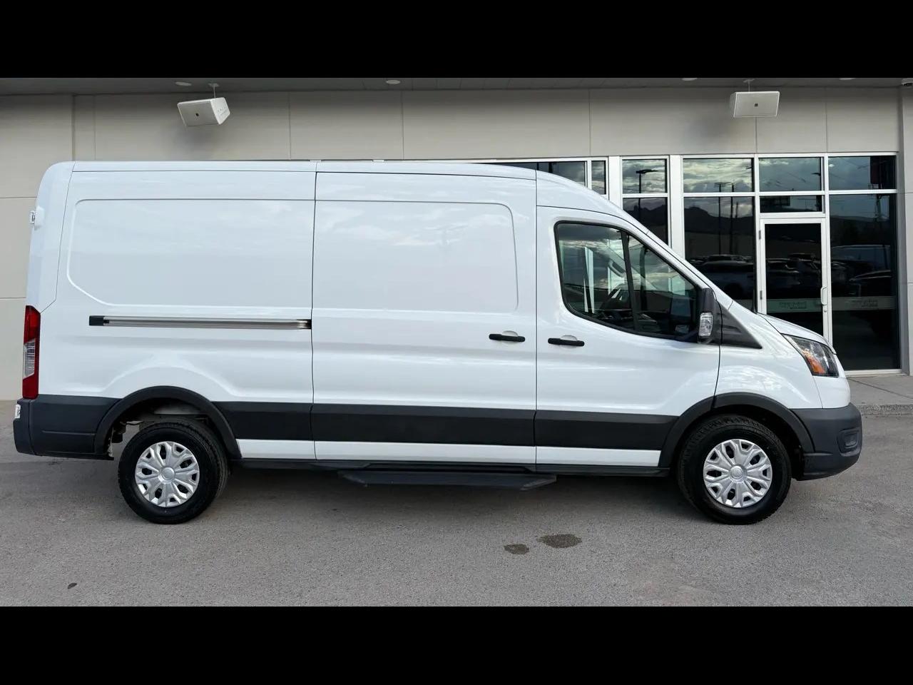 2022 Ford E-Transit Cargo Van T-350 130" Med Rf 9500 GVWR RWD