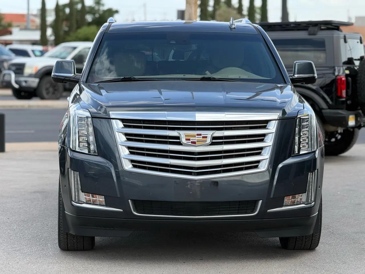 Cadillac Escalade ESV 2WD 4dr Platinum 2019