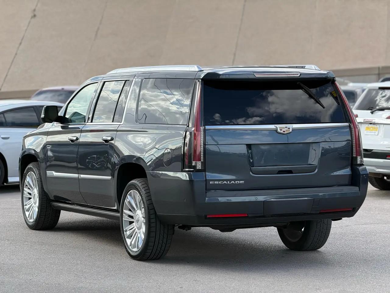Cadillac Escalade ESV 2WD 4dr Platinum 2019