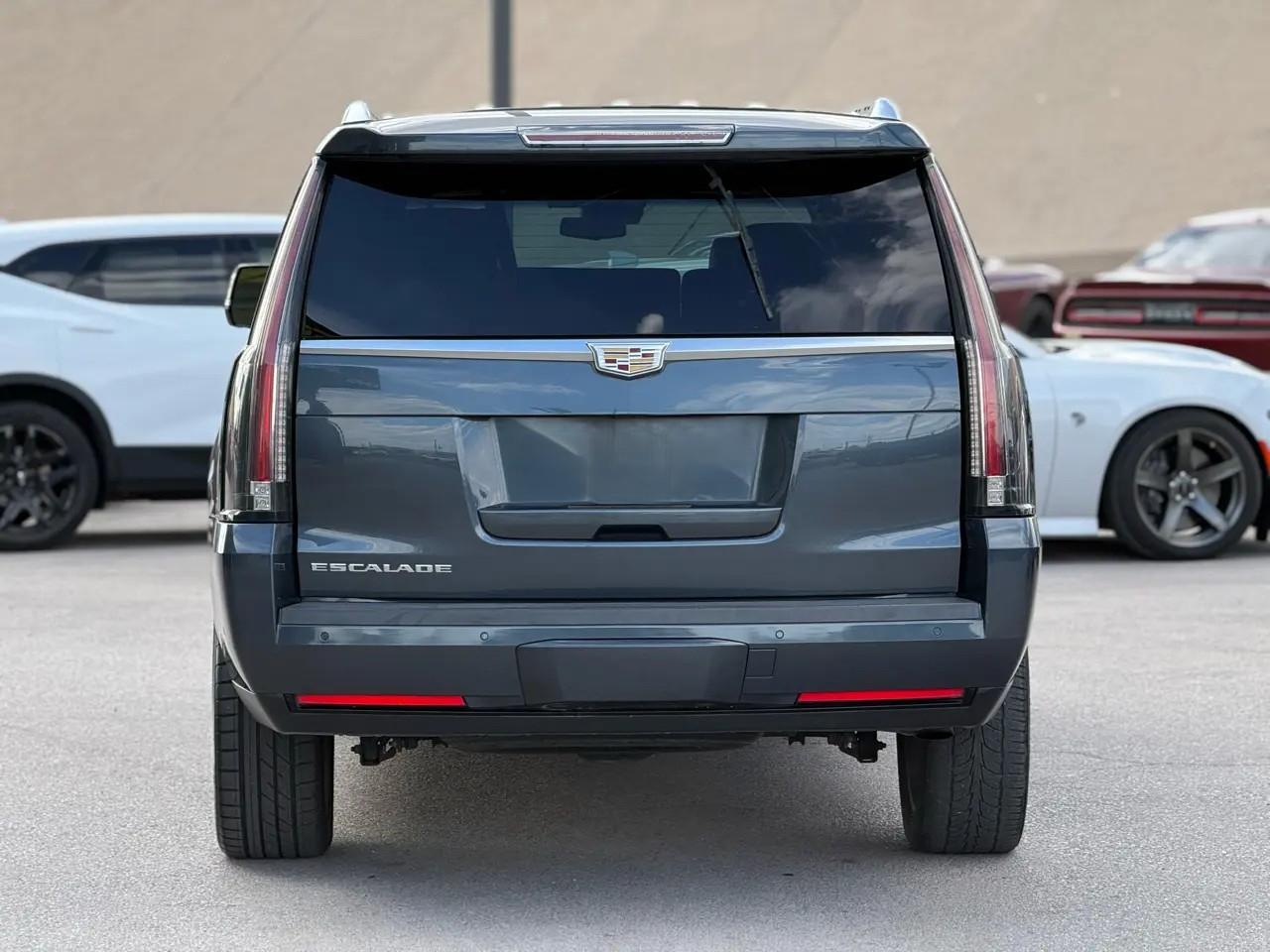 Cadillac Escalade ESV 2WD 4dr Platinum 2019