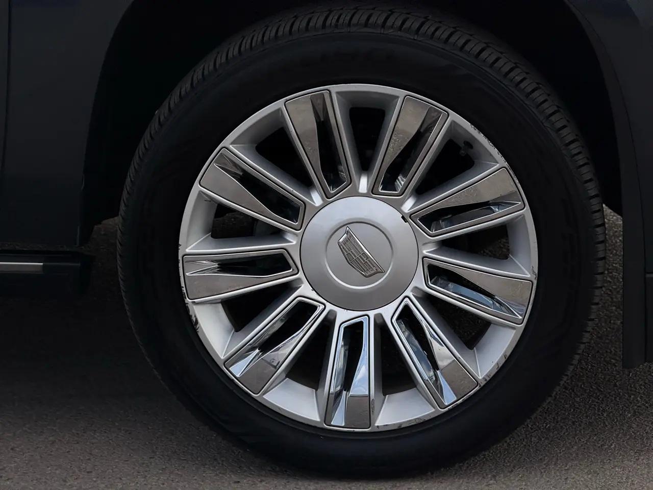 Cadillac Escalade ESV 2WD 4dr Platinum 2019