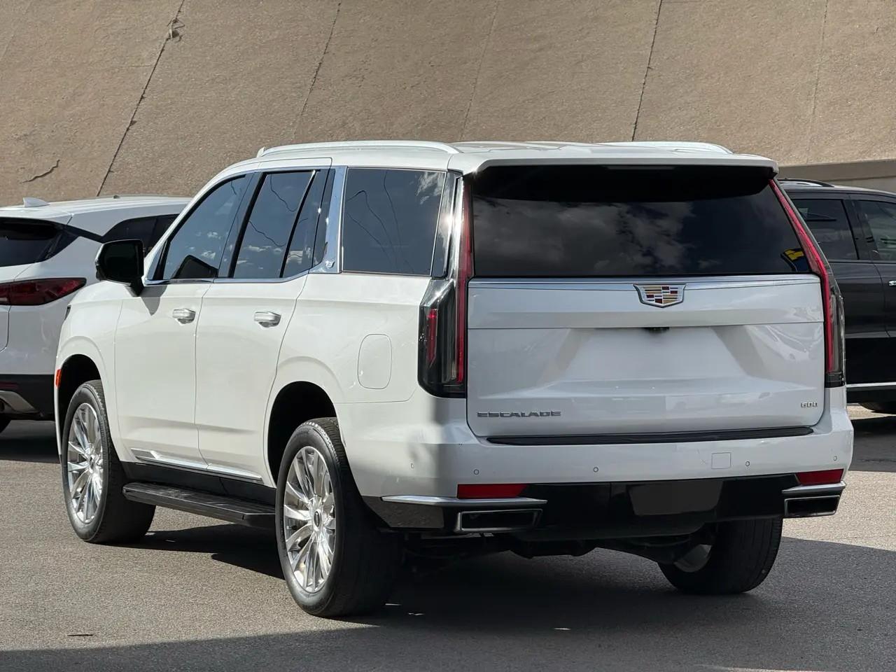 Cadillac Escalade 4WD 4dr Premium Luxury 2023