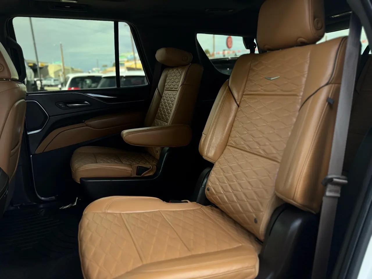 Cadillac Escalade 4WD 4dr Premium Luxury 2023