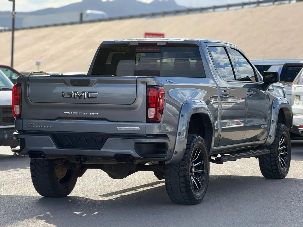 GMC Sierra 1500 4WD Crew Cab 147" Elevation w/3SB 2021