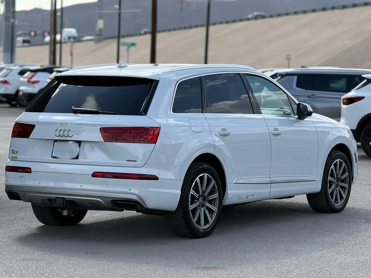Audi Q7 SE Premium Plus 55 TFSI quattro 2019