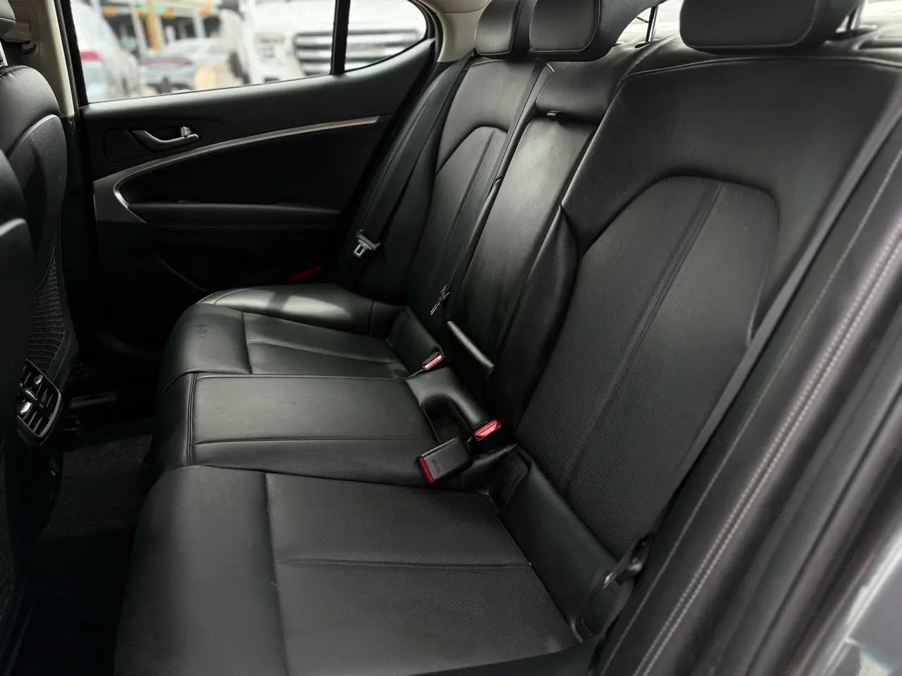 Genesis G70 2.0T AWD 2021