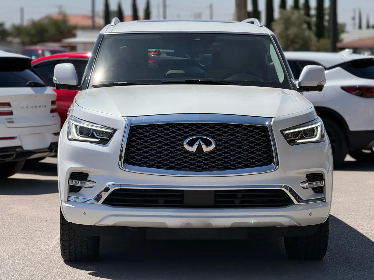 Infiniti QX80 LUXE AWD 2019