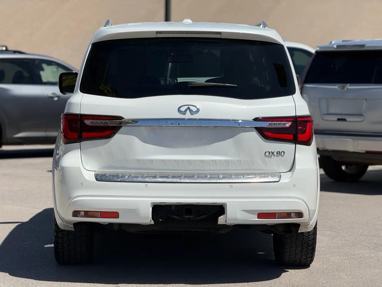 Infiniti QX80 LUXE AWD 2019