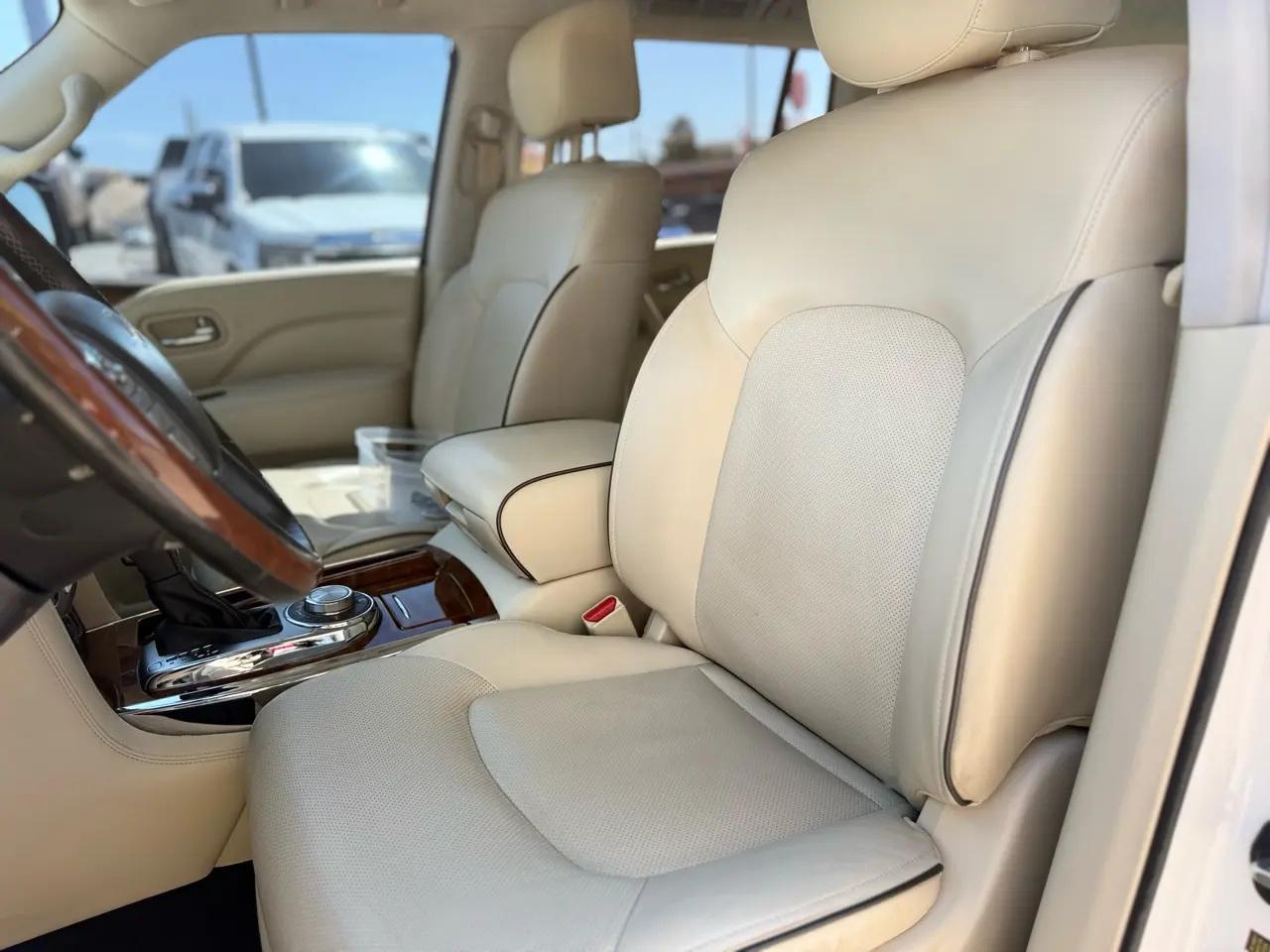 Infiniti QX80 LUXE AWD 2019