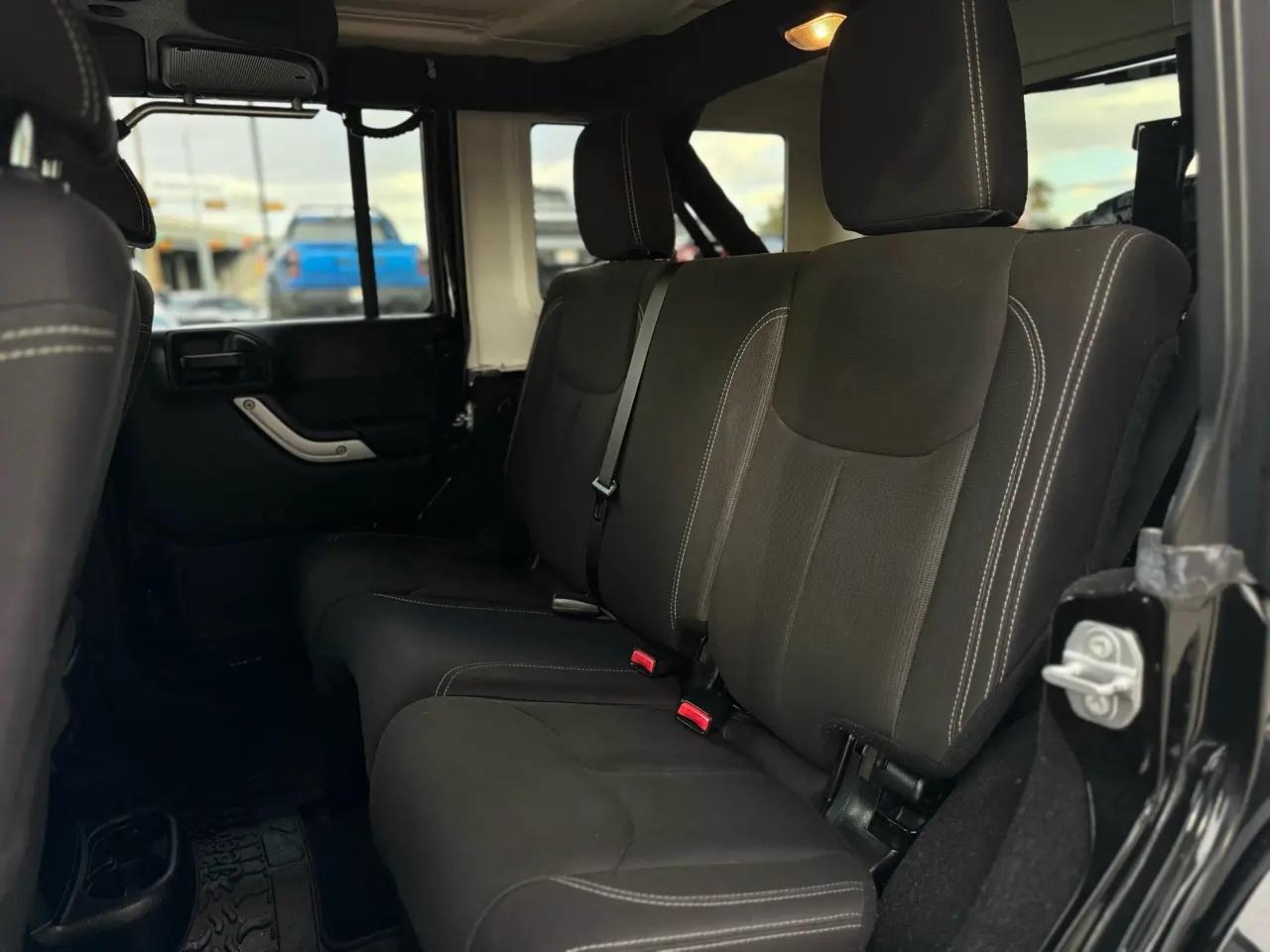 Jeep Wrangler Sahara 4x4 2017