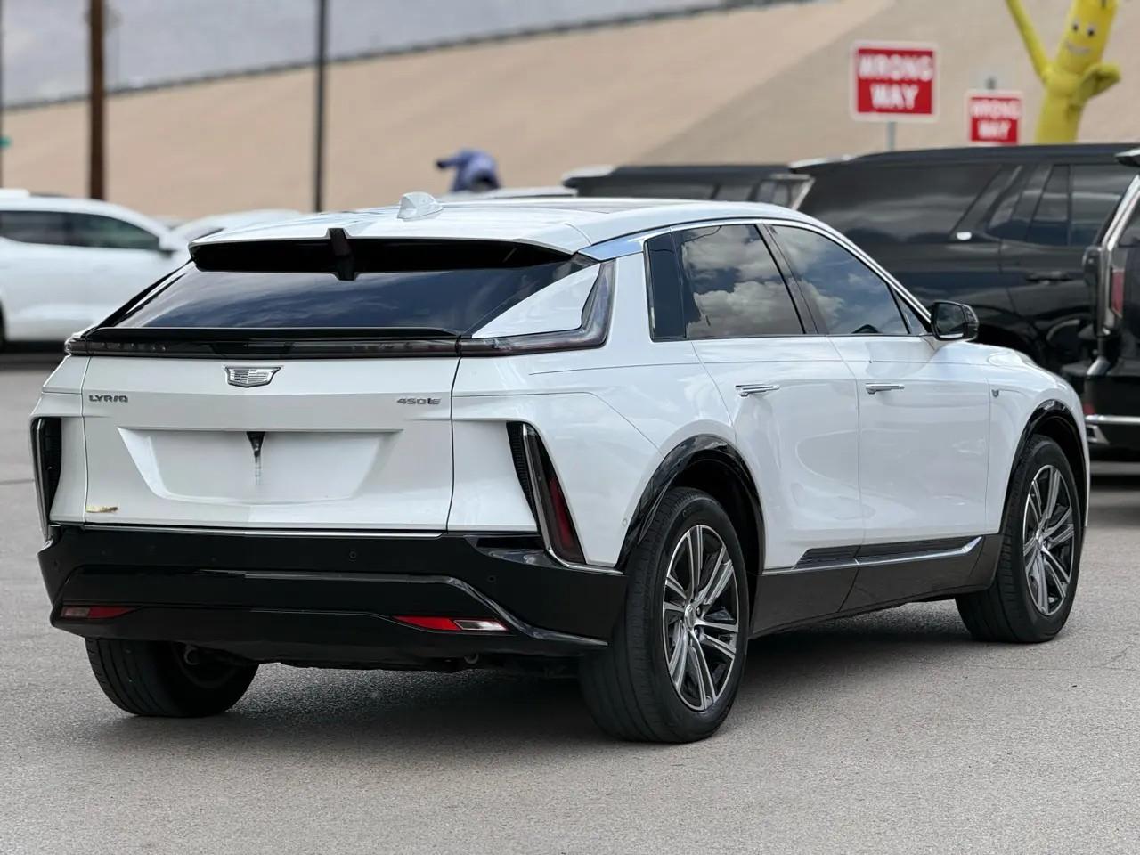 Cadillac Lyriq 4dr Luxury w/1SC 2024
