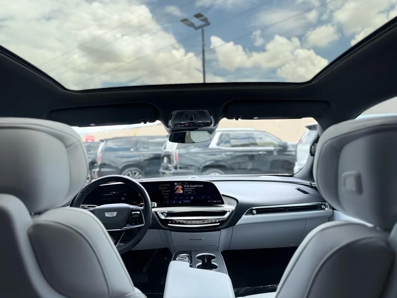 Cadillac Lyriq 4dr Luxury w/1SC 2024