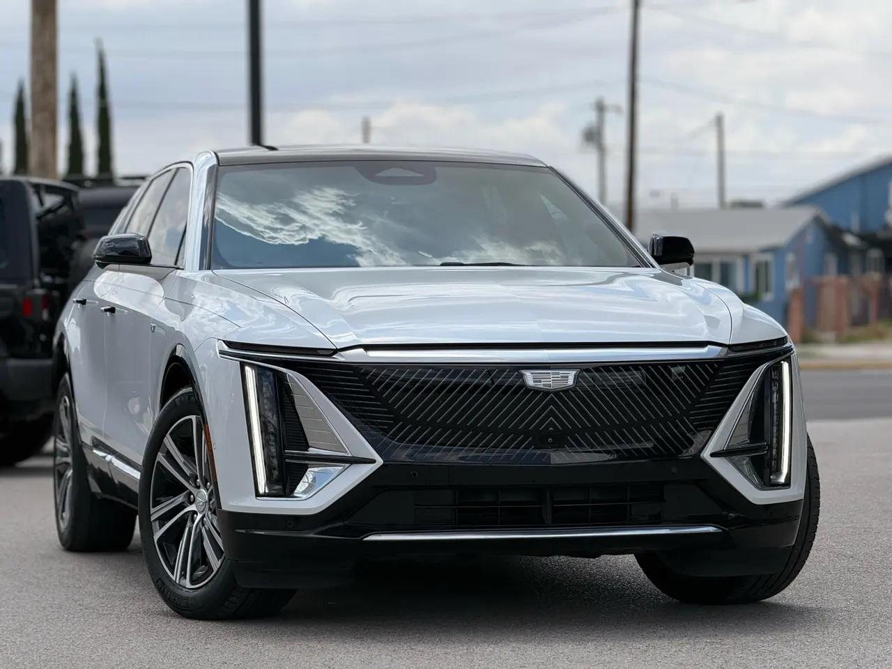 Cadillac Lyriq 4dr Luxury w/1SC 2024