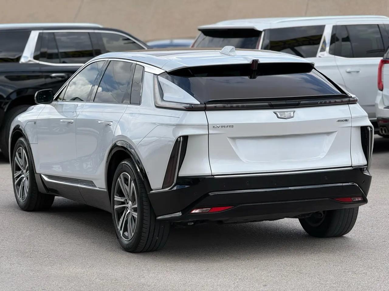 Cadillac Lyriq 4dr Luxury w/1SC 2024