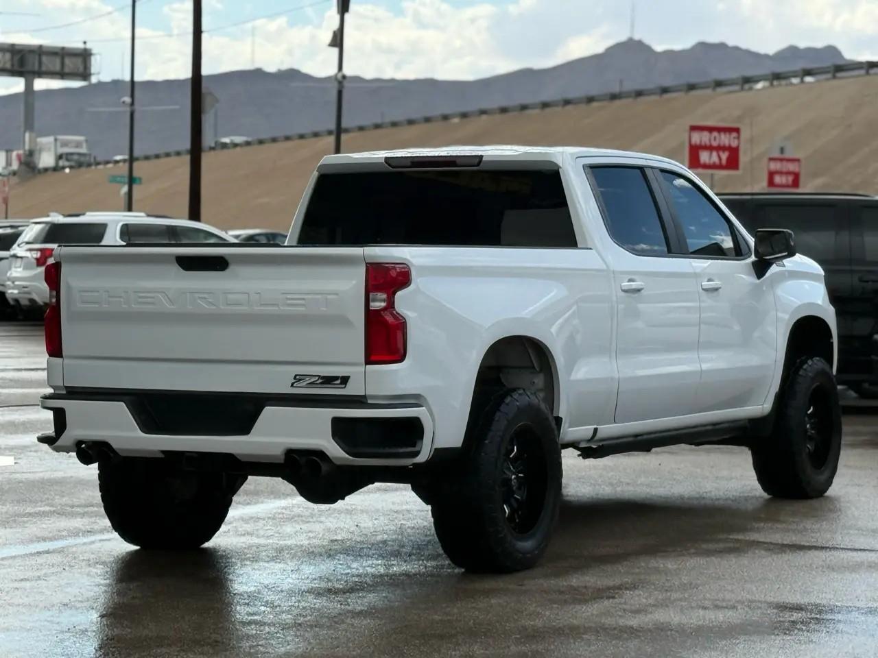 Chevrolet Silverado 1500 LTD 4WD Crew Cab 157" RST 2022