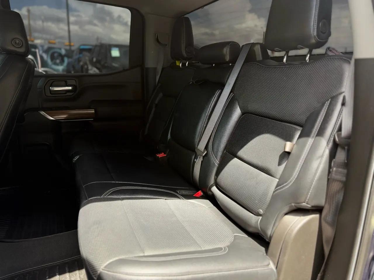 Chevrolet Silverado 1500 2WD Crew Cab 147" RST 2021