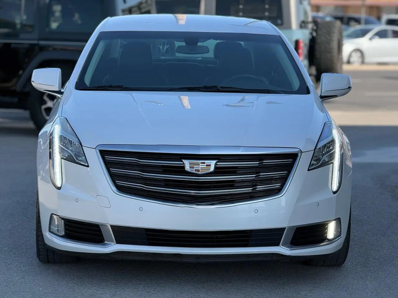Cadillac XTS 4dr Sdn Luxury FWD 2019