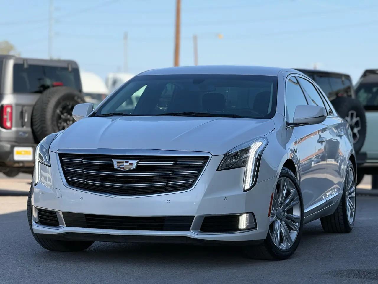 Cadillac XTS 4dr Sdn Luxury FWD 2019