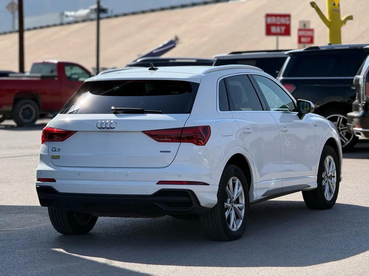 Audi Q3 S line Premium 45 TFSI quattro 2024