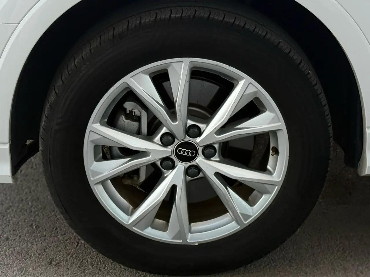 Audi Q3 S line Premium 45 TFSI quattro 2024