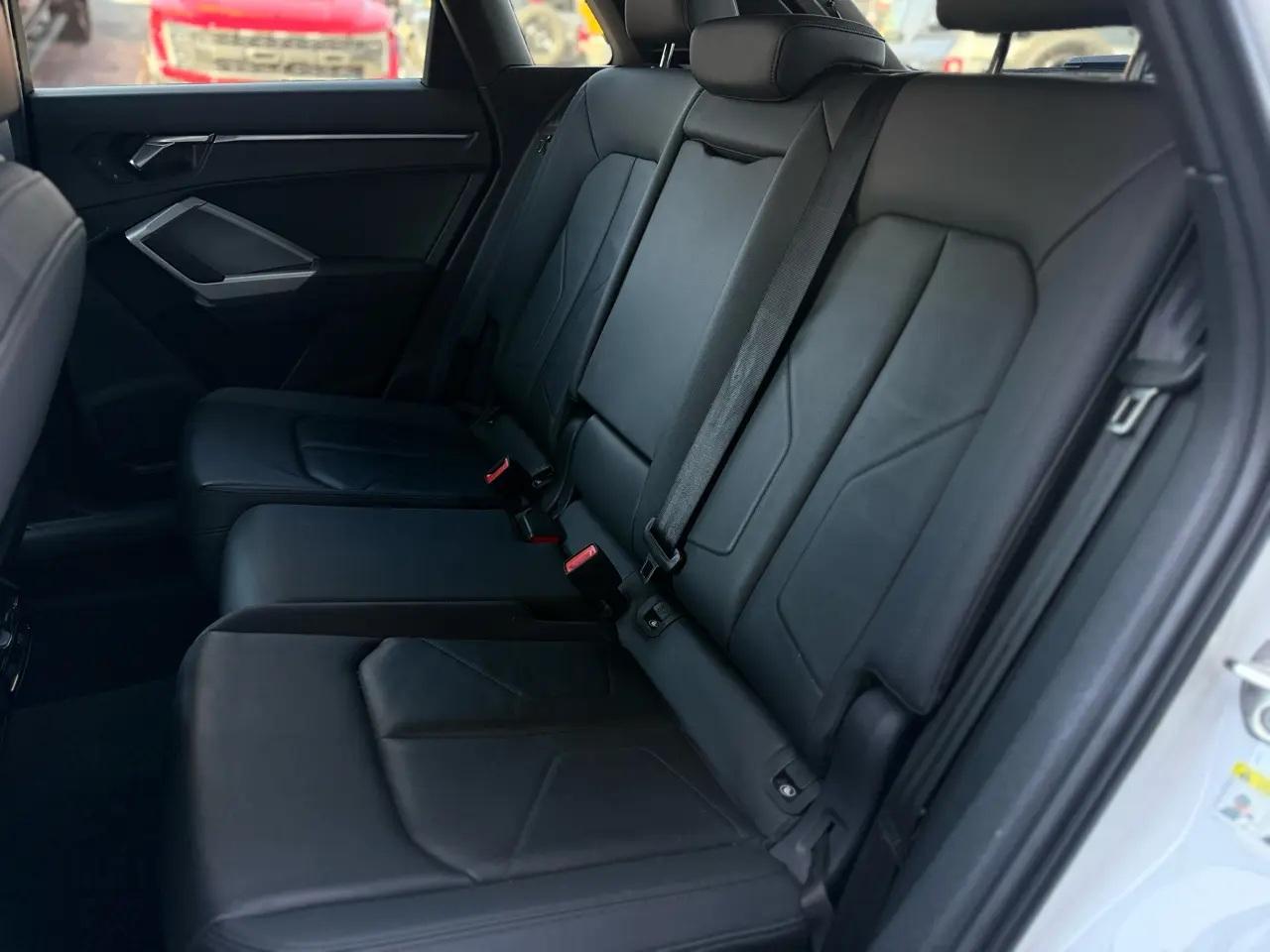 Audi Q3 S line Premium 45 TFSI quattro 2024