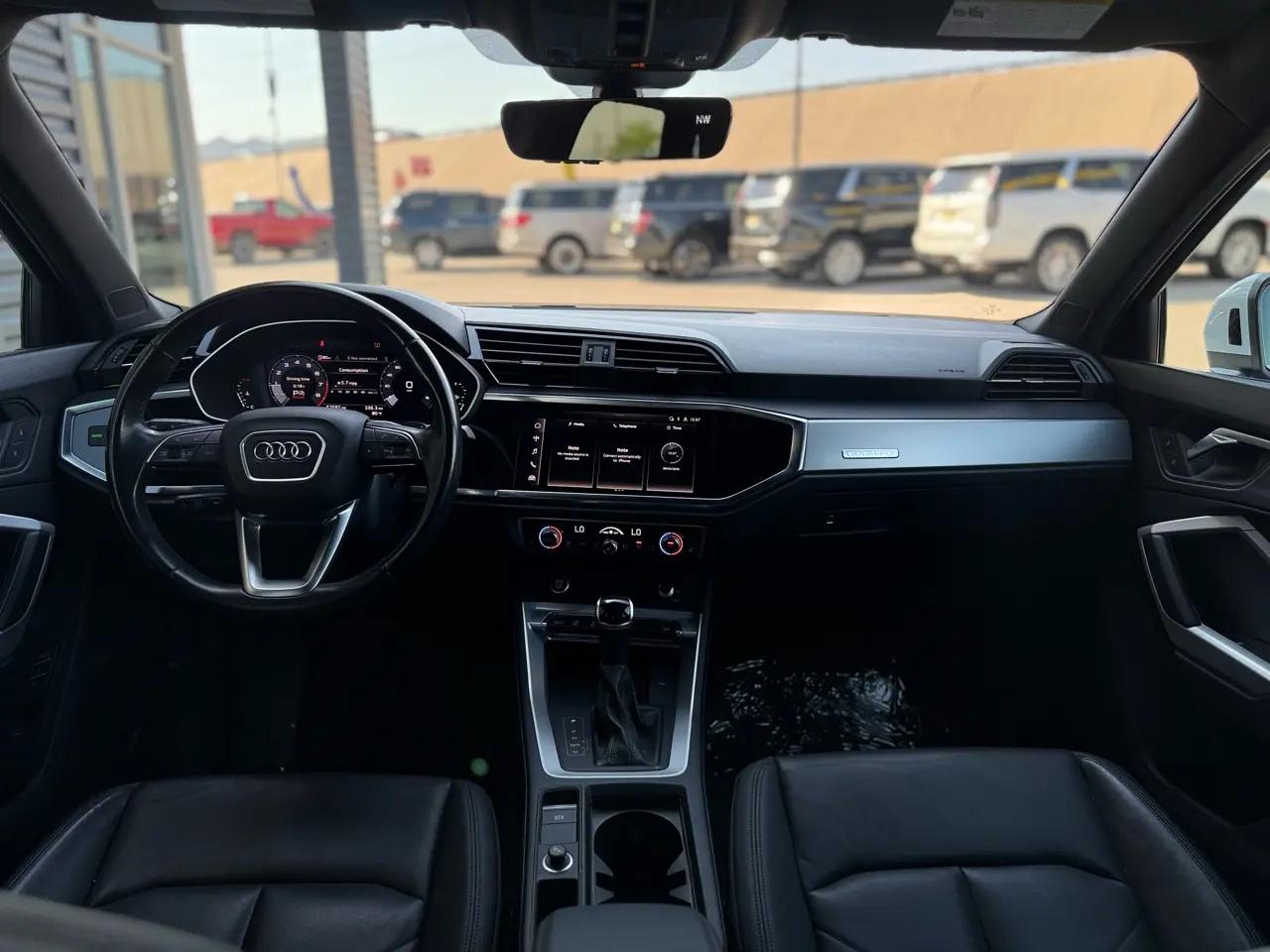 Audi Q3 S line Premium 45 TFSI quattro 2024
