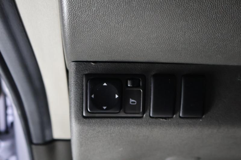 Nissan Xterra 4dr Off Road V6 Manual 2WD 2006