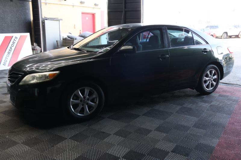 Toyota Camry Base 6-Spd AT 2011