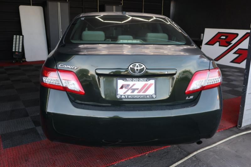 Toyota Camry Base 6-Spd AT 2011