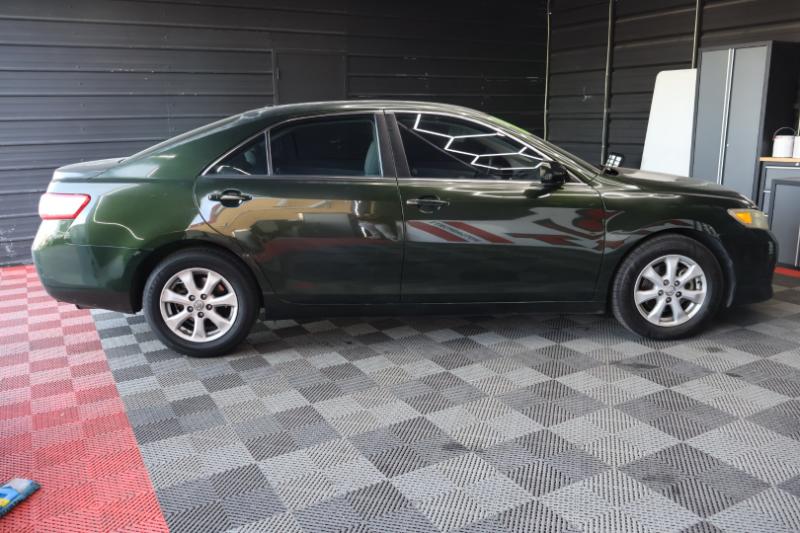 Toyota Camry Base 6-Spd AT 2011