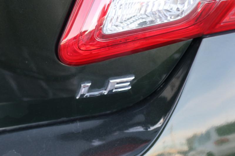 Toyota Camry Base 6-Spd AT 2011