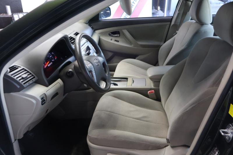 Toyota Camry Base 6-Spd AT 2011