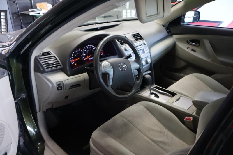 Toyota Camry Base 6-Spd AT 2011