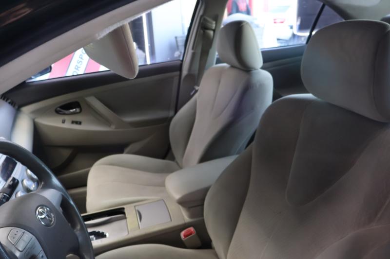 Toyota Camry Base 6-Spd AT 2011