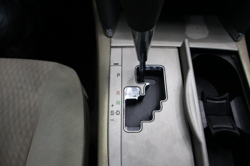 Toyota Camry Base 6-Spd AT 2011