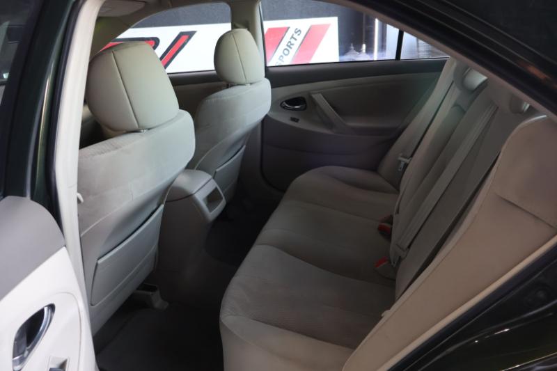 Toyota Camry Base 6-Spd AT 2011