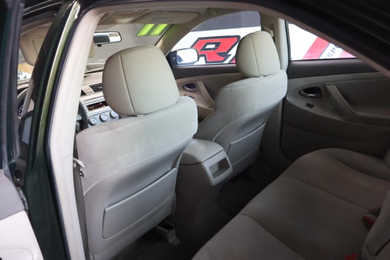 Toyota Camry Base 6-Spd AT 2011