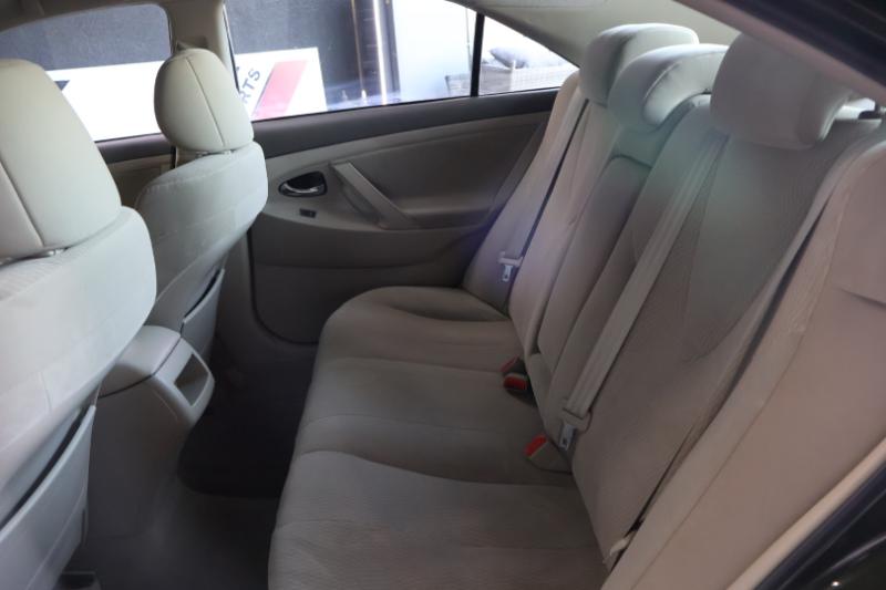 Toyota Camry Base 6-Spd AT 2011