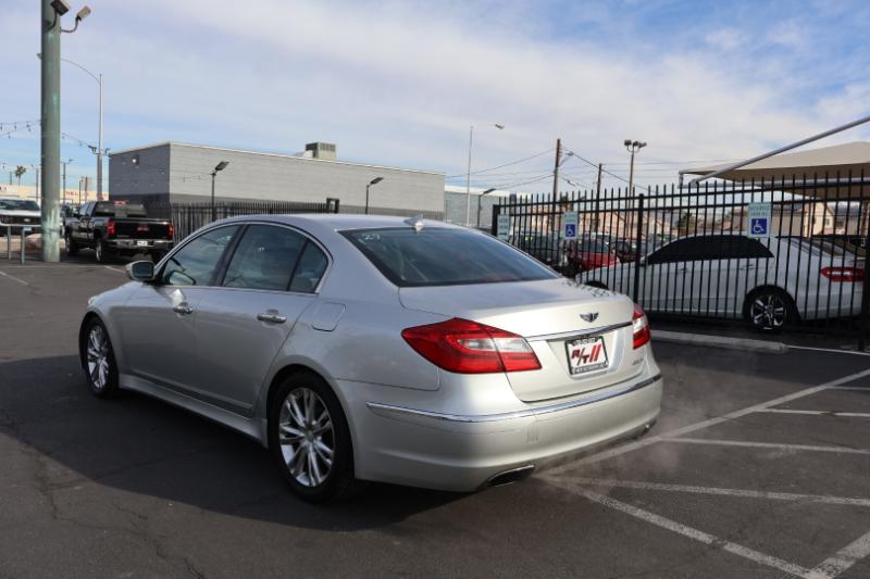 Hyundai Genesis 3.8L 2013