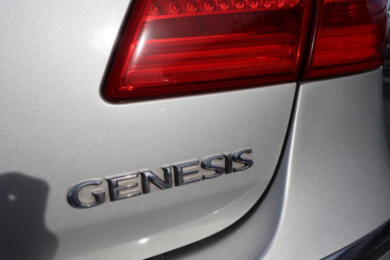 Hyundai Genesis 3.8L 2013