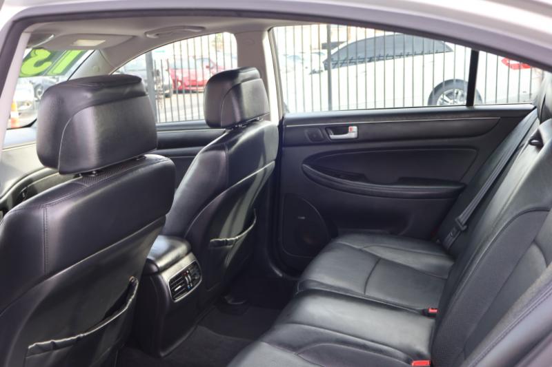 Hyundai Genesis 3.8L 2013