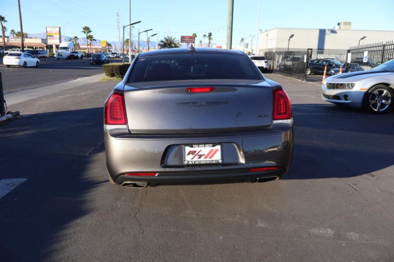 Chrysler 300 Touring 2022