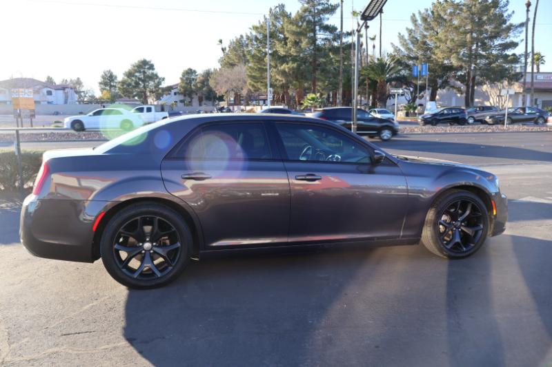 Chrysler 300 Touring 2022