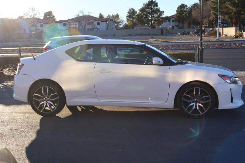 Scion tC Sports Coupe 6-Spd AT 2014