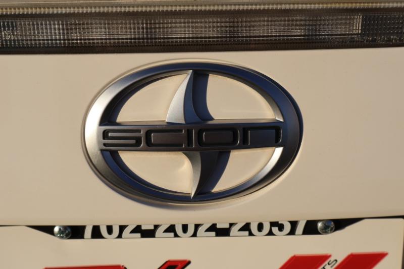 Scion tC Sports Coupe 6-Spd AT 2014