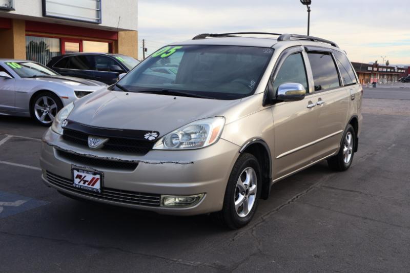 Toyota Sienna LE - 7 Passenger Seating 2005