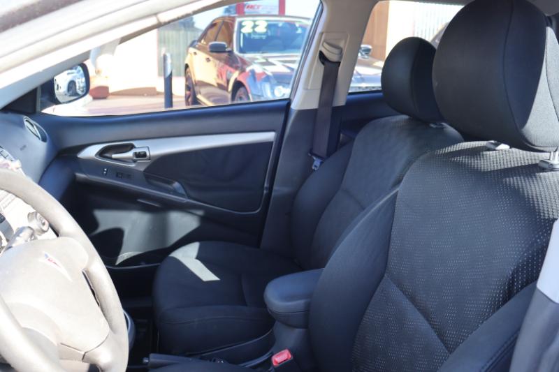 Pontiac Vibe 4dr HB FWD 2009