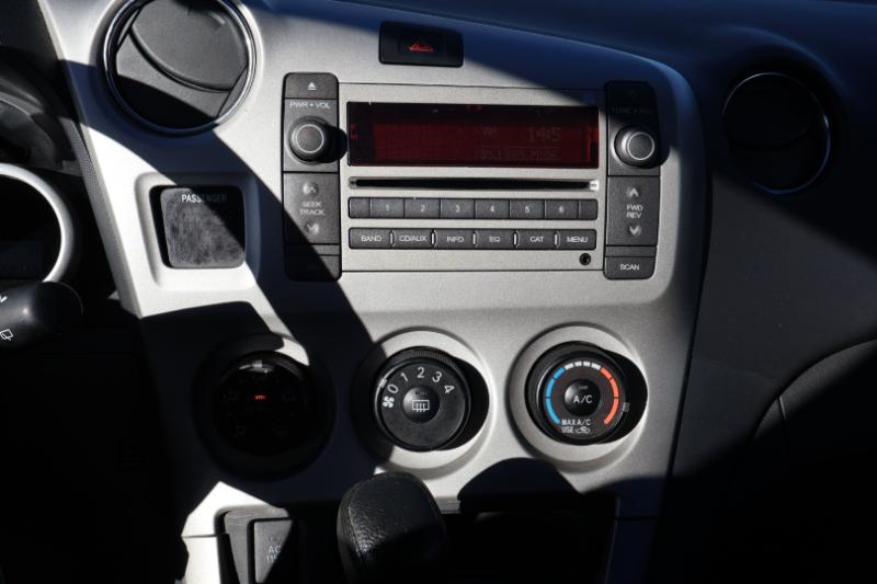 Pontiac Vibe 4dr HB FWD 2009