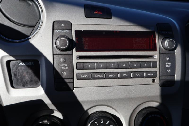 Pontiac Vibe 4dr HB FWD 2009